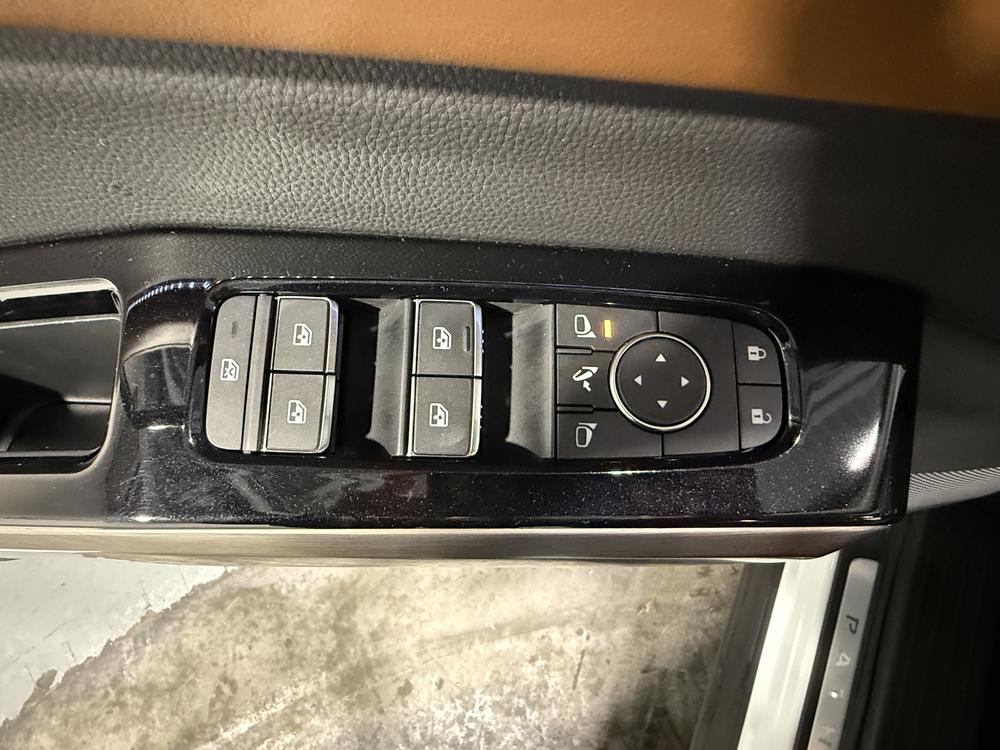 Nissan Pathfinder 2025 Blanc usage à vendre Nissan Pathfinder 2025 Blanc usage à vendre