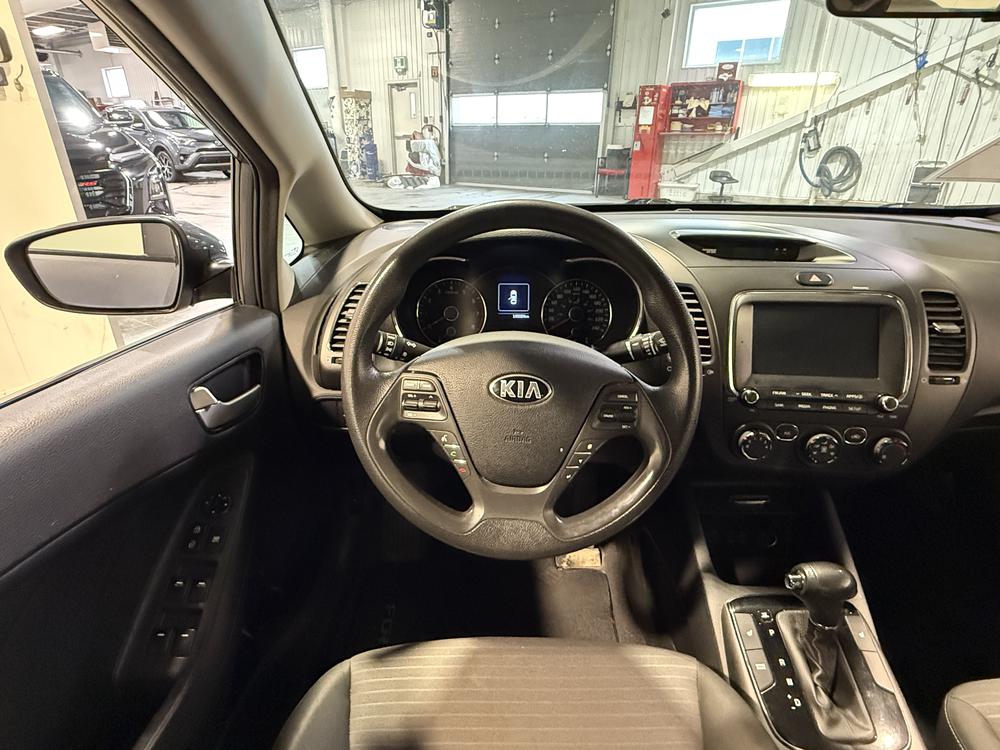 Kia Forte LX 2018 d&rsquo;occasion à vendre - 17