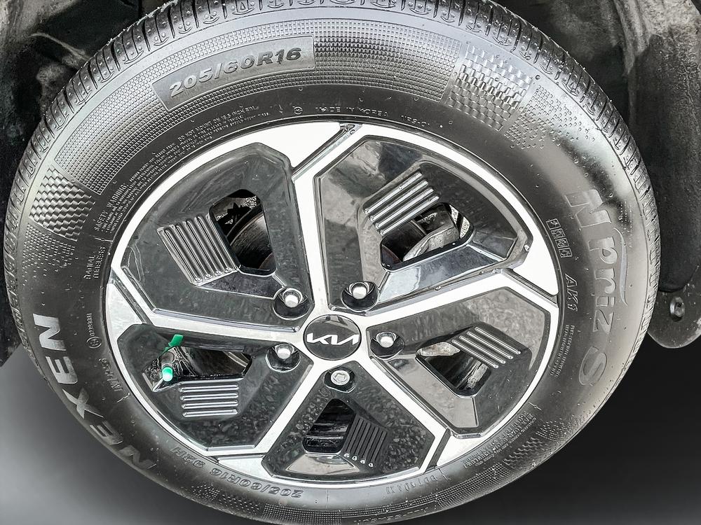 Kia Niro EX 2025 à vendre à Trois-Rivières - 9