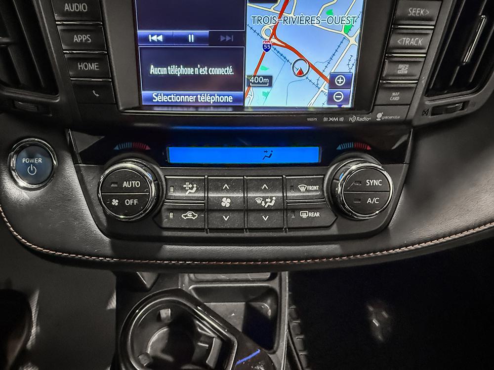 Toyota RAV4 hybride SE 2017 d&rsquo;occasion à vendre - 29