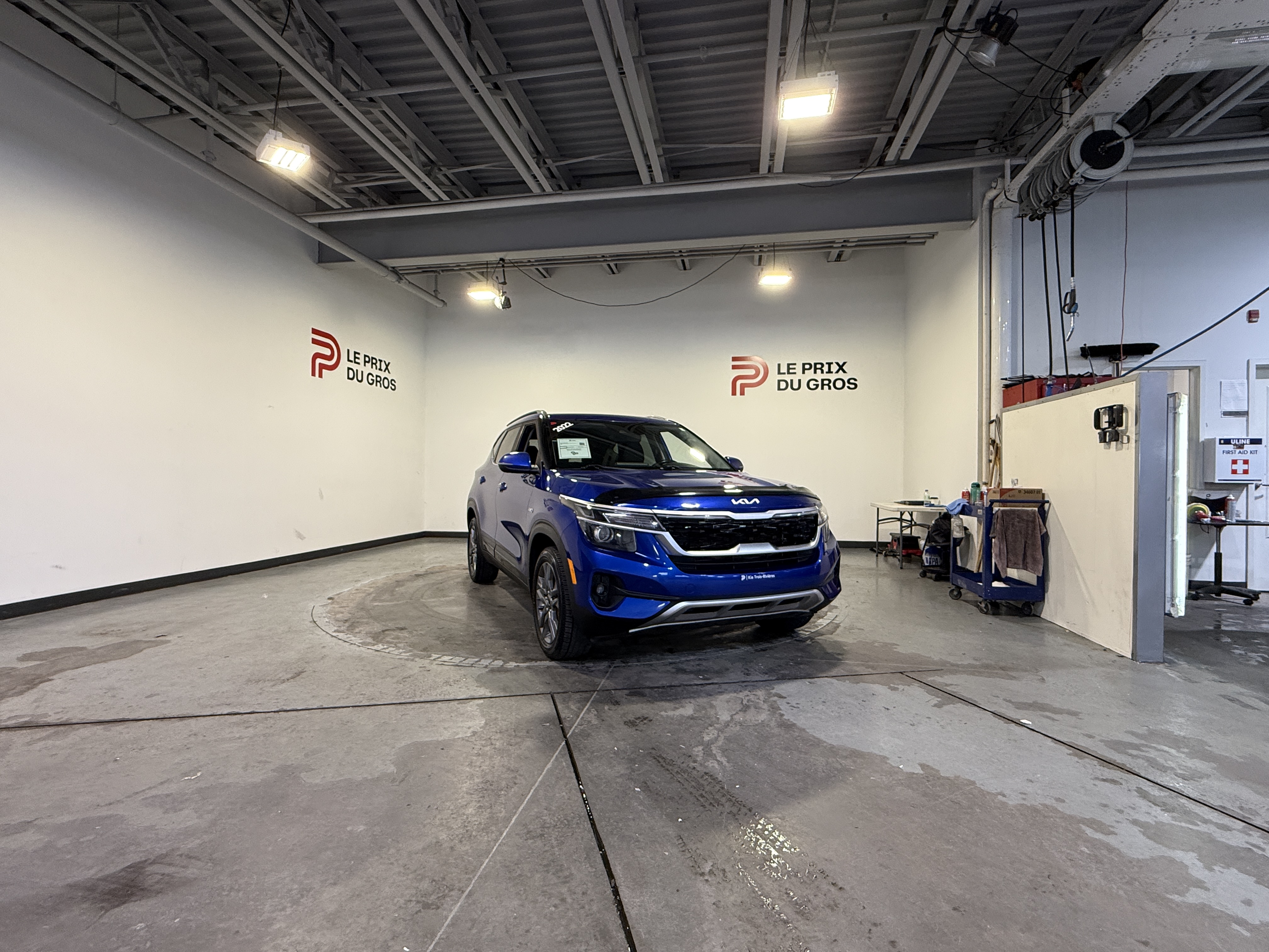 Blue 2022 Kia Seltos SUV / Crossover All-Wheel Drive Automatic