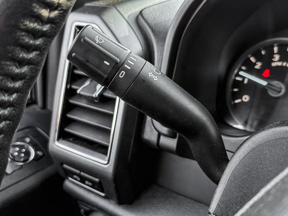 Ford F-150 SUPERCREM XLT 2020 d&rsquo;occasion à vendre - 22