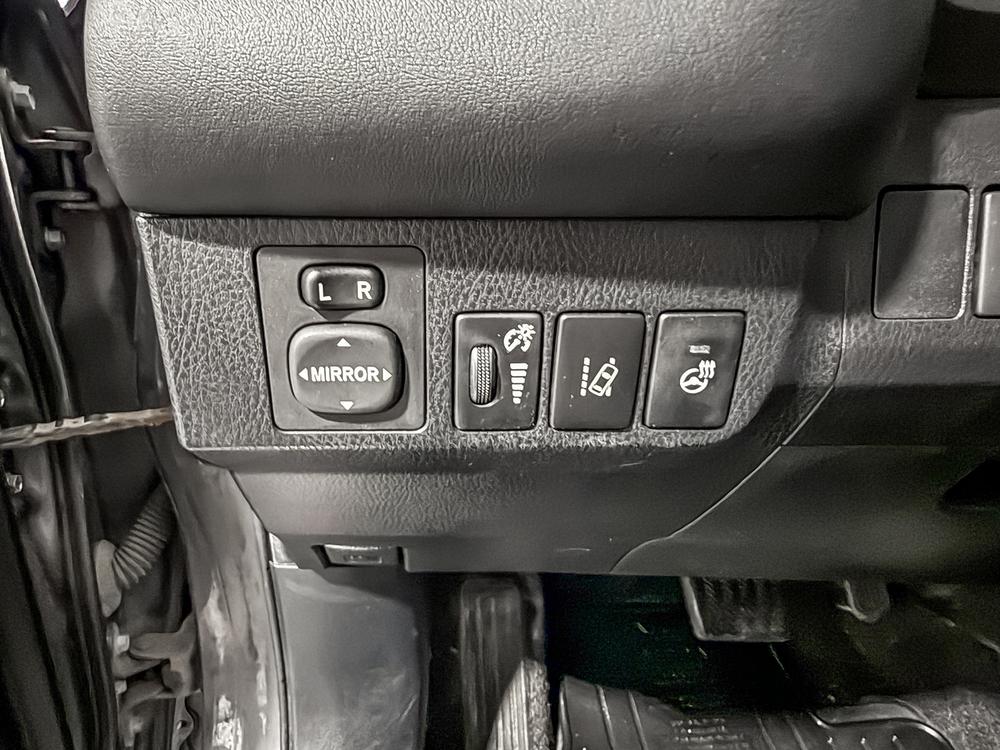 Toyota RAV4 hybride SE 2017 d&rsquo;occasion à vendre - 17