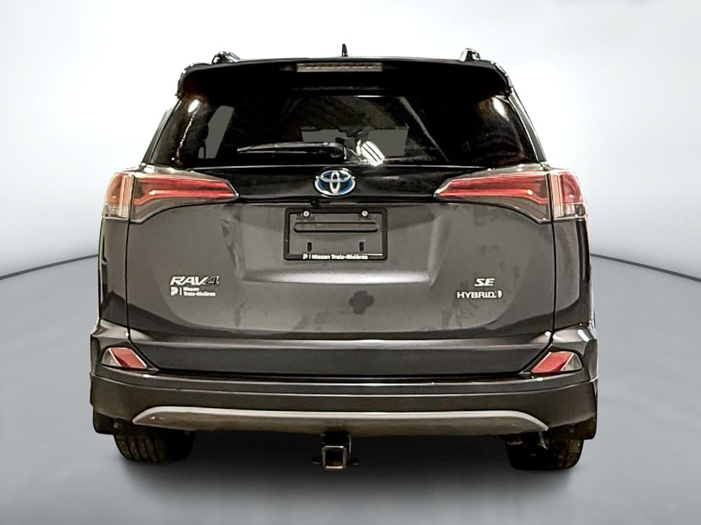 Toyota RAV4 hybride SE 2017 d&rsquo;occasion à vendre - 4