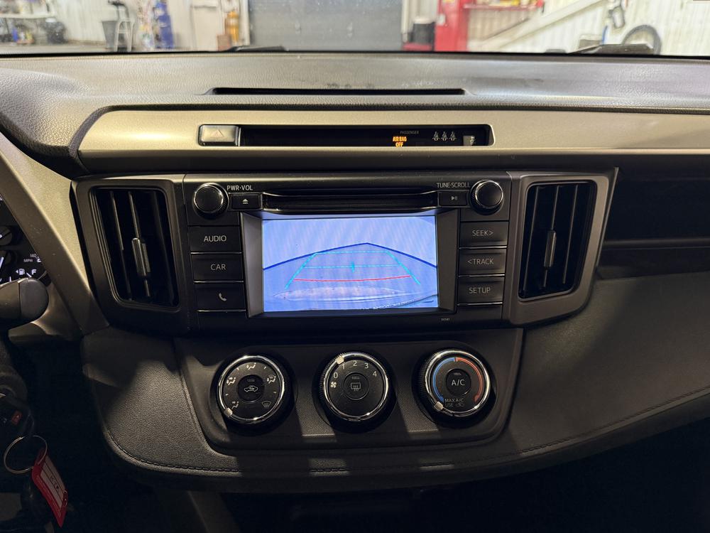 Toyota RAV4 LE 2018 d&rsquo;occasion à vendre - 27