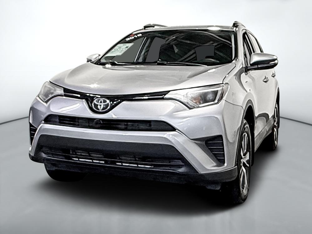 Toyota RAV4 LE 2018 d&rsquo;occasion à vendre - 8