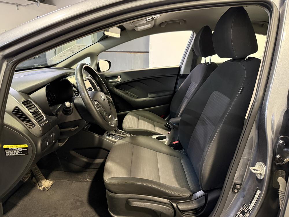 Kia Forte LX 2018 d&rsquo;occasion à vendre - 16