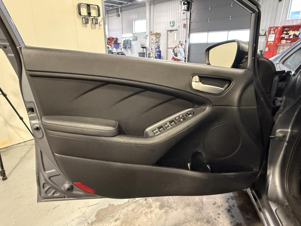 Kia Forte LX 2018 d&rsquo;occasion à vendre - 13
