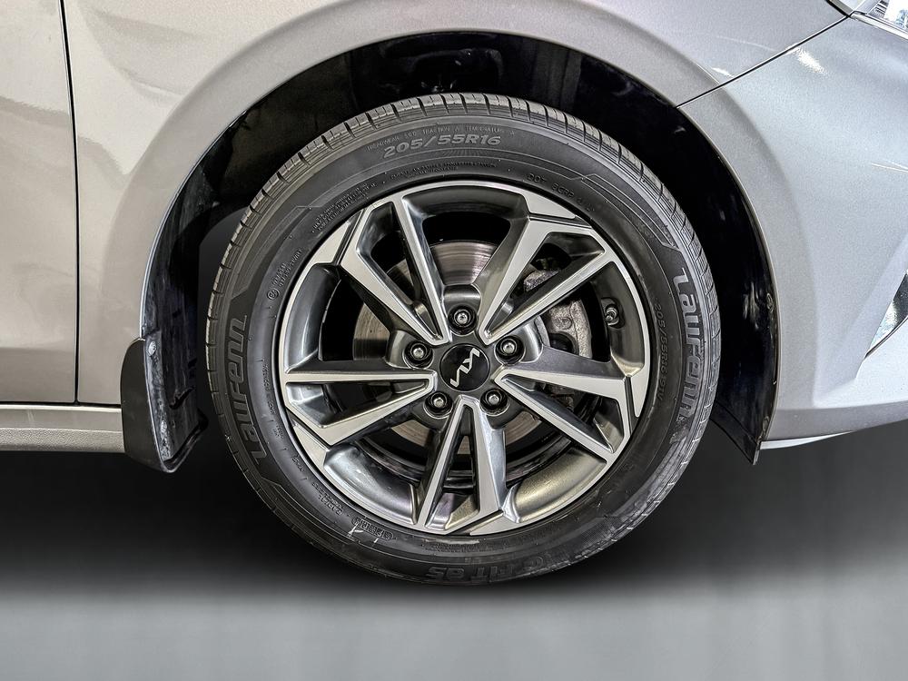 Kia Forte EX 2023 d&rsquo;occasion à vendre - 12