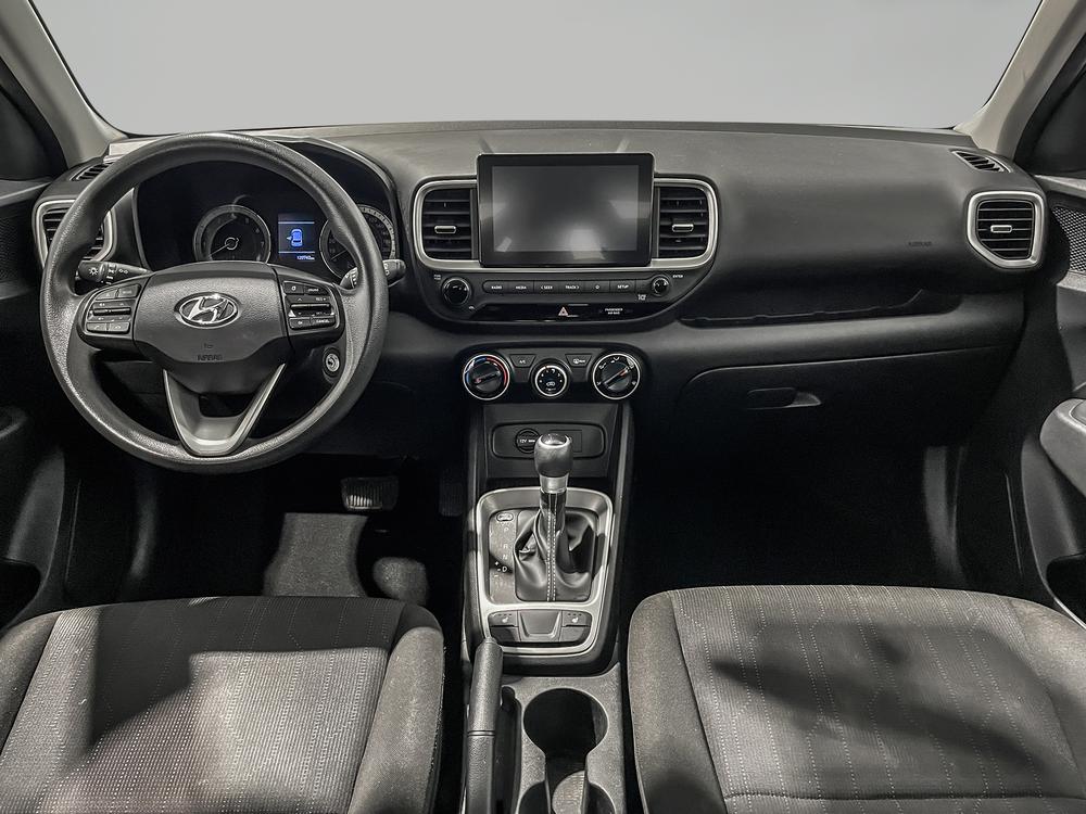 Hyundai Venue Essential 2021 d&rsquo;occasion à vendre - 9