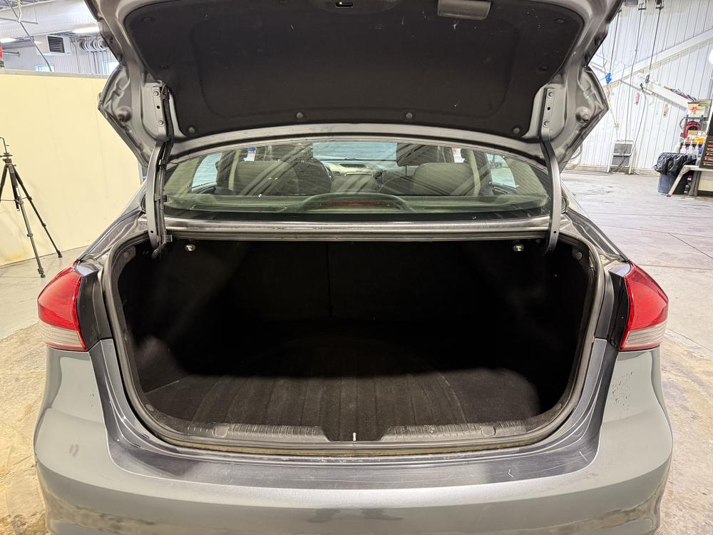 Kia Forte LX 2018 d&rsquo;occasion à vendre - 30