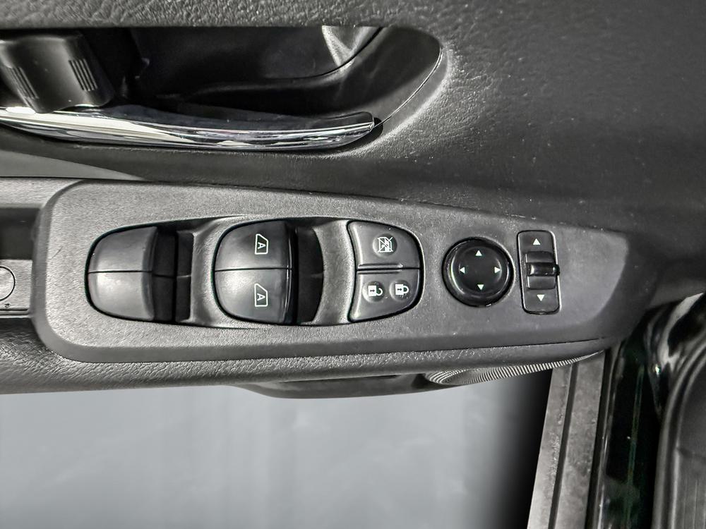 Nissan Kicks SR 2024 d&rsquo;occasion à vendre - 14