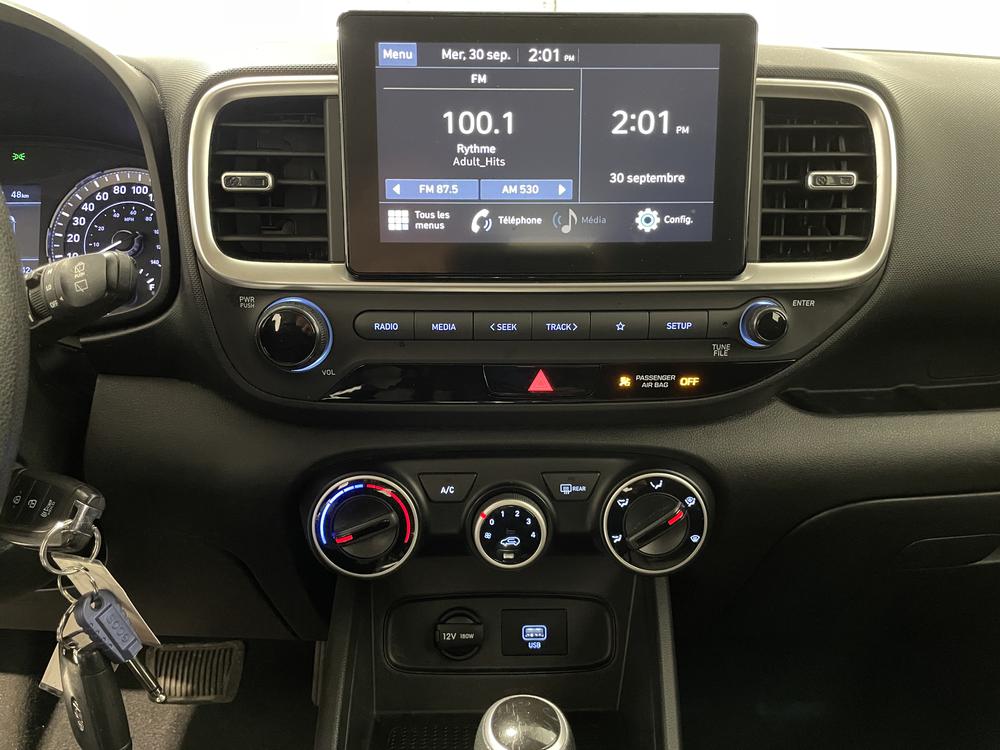 Hyundai Venue Essential 2021 d&rsquo;occasion à vendre - 19