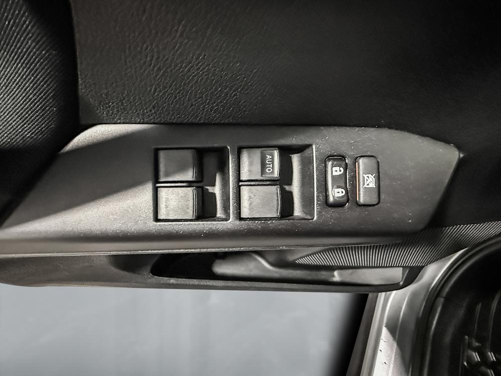 Toyota RAV4 LE 2018 d&rsquo;occasion à vendre - 14