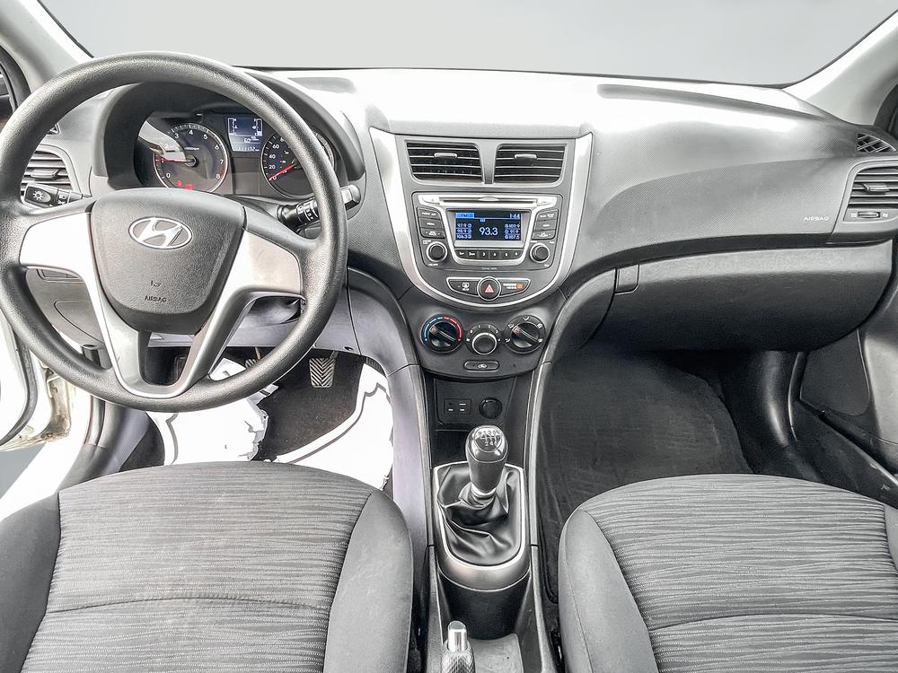 Hyundai Accent L 2017 à vendre à Trois-Rivières - 13