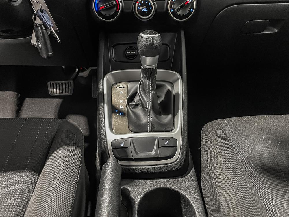 Hyundai Venue Essential 2021 d&rsquo;occasion à vendre - 26