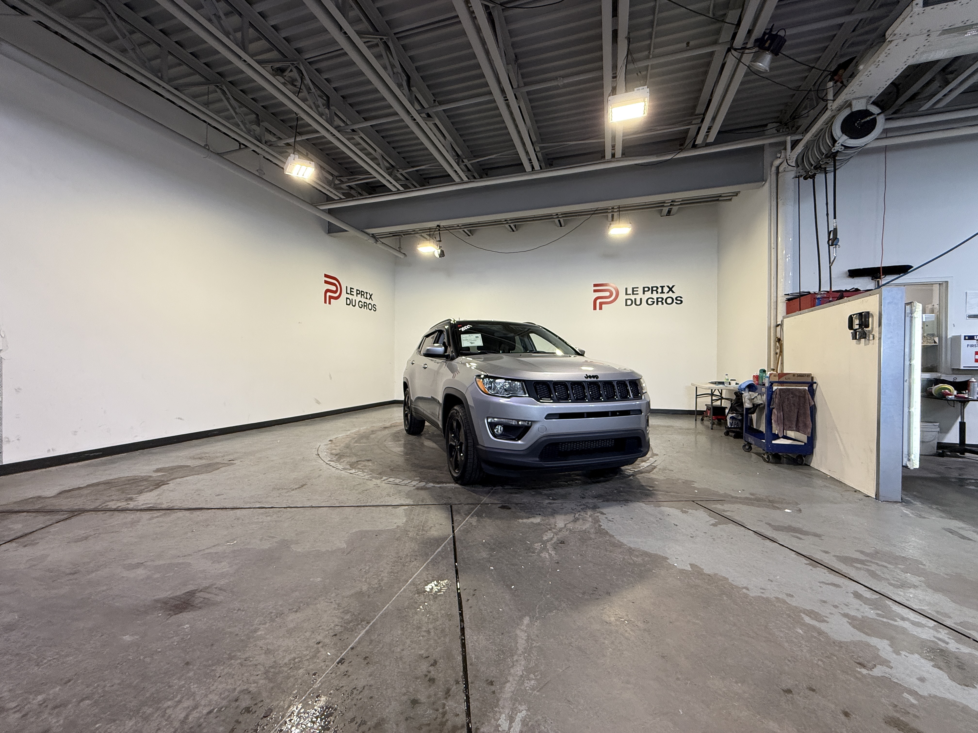 Gray 2021 Jeep Compass SUV / Crossover Four-Wheel Drive Automatic