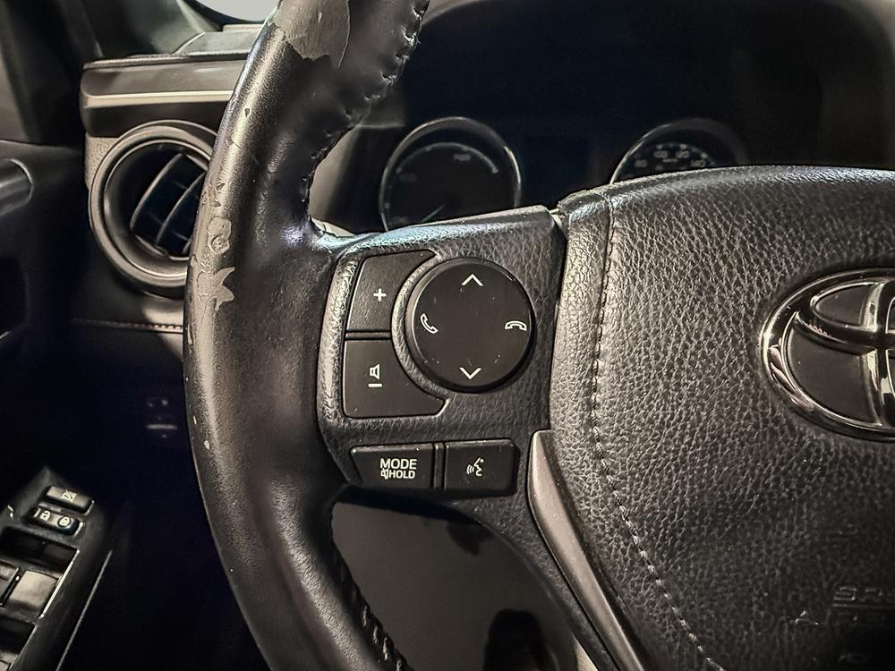 Toyota RAV4 hybride SE 2017 d&rsquo;occasion à vendre - 21
