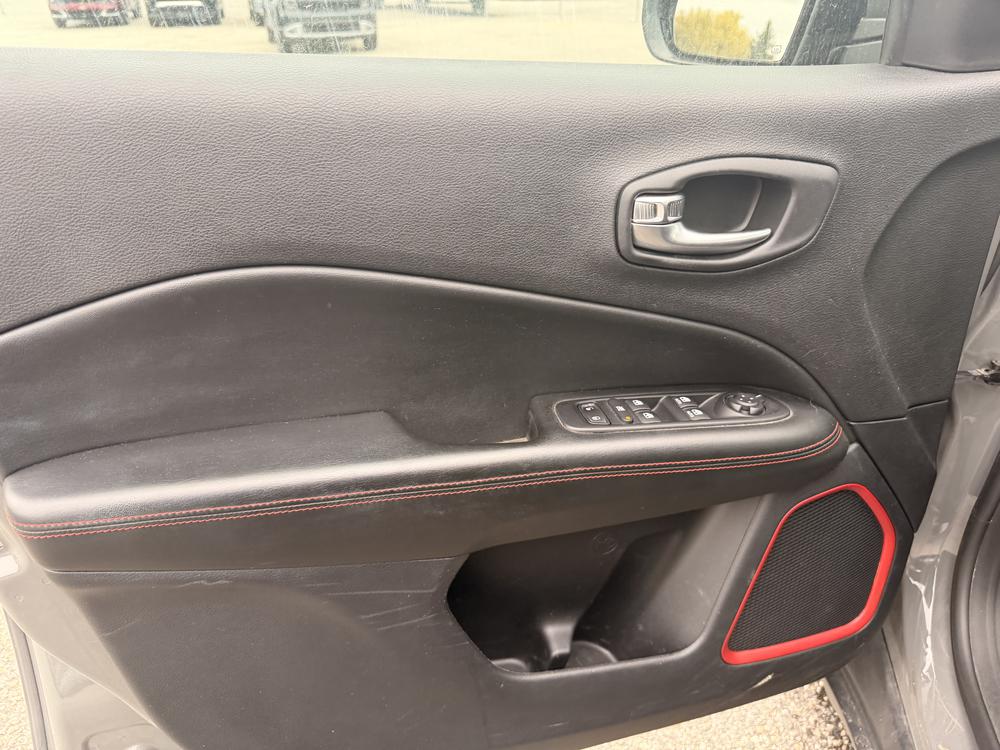 Jeep Compass 2020 Gris usage à vendre Jeep Compass 2020 Gris usage à vendre