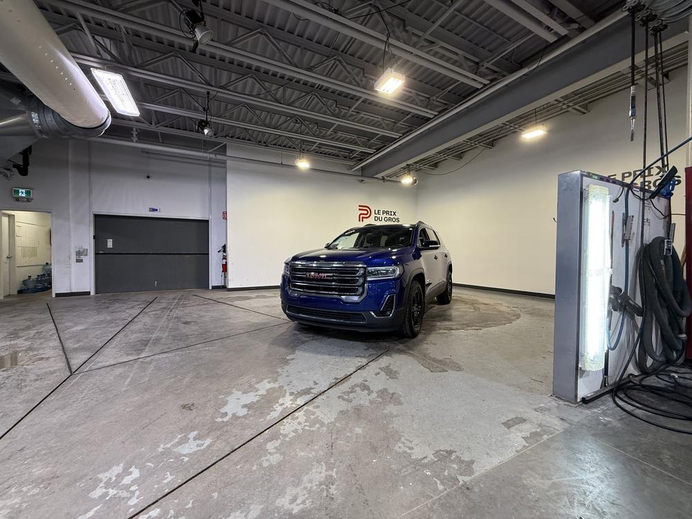 GMC Acadia AT4 2023 d&rsquo;occasion à vendre - 8