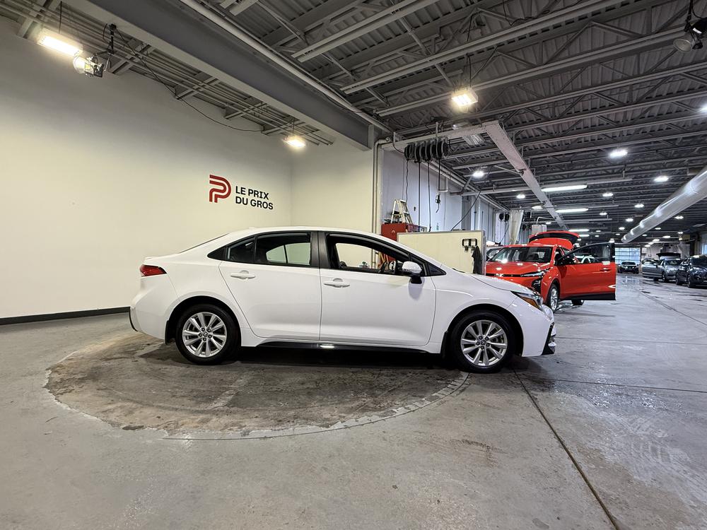 Toyota Corolla SE 2023 d&rsquo;occasion à vendre - 2