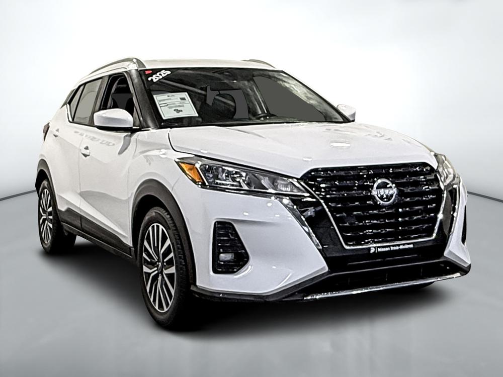 Nissan Kicks Play SV