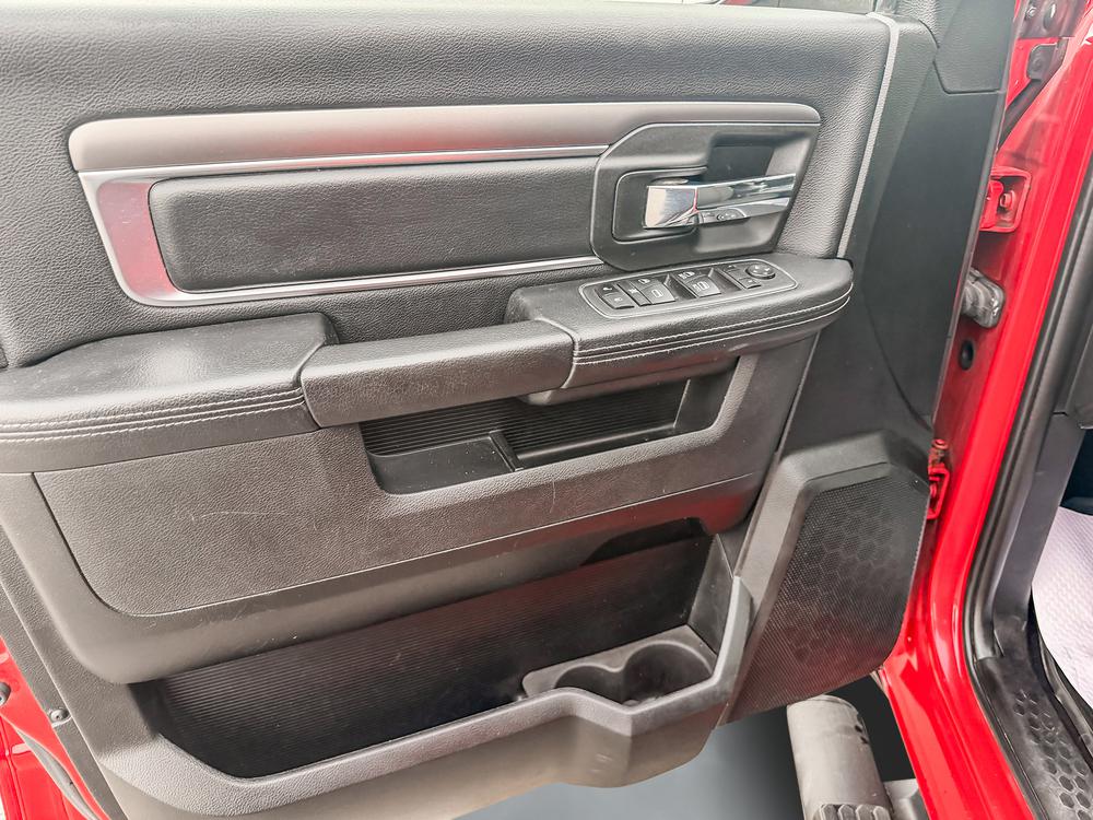 Ram 1500 Classic WARLOCK 2021 d&rsquo;occasion à vendre - 14