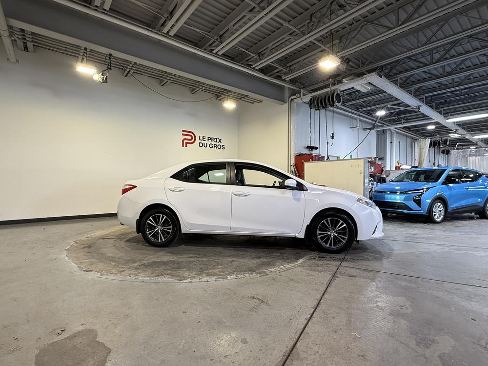 Toyota Corolla CE 2016 d&rsquo;occasion à vendre - 2