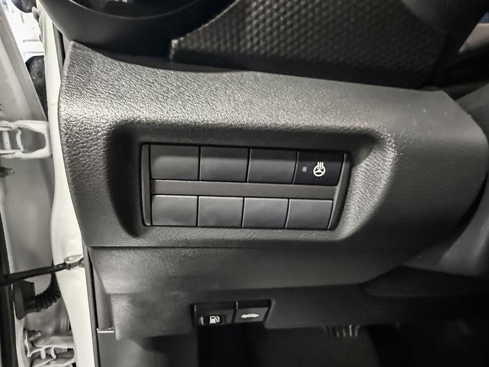 Nissan Kicks Play 2025 Blanc usage à vendre Nissan Kicks Play 2025 Blanc usage à vendre
