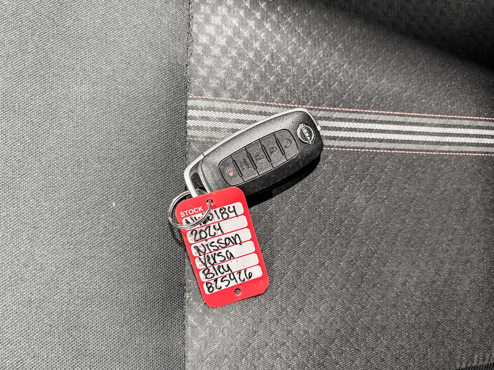 Nissan Versa 2024 Bleu usage à vendre Nissan Versa 2024 Bleu usage à vendre