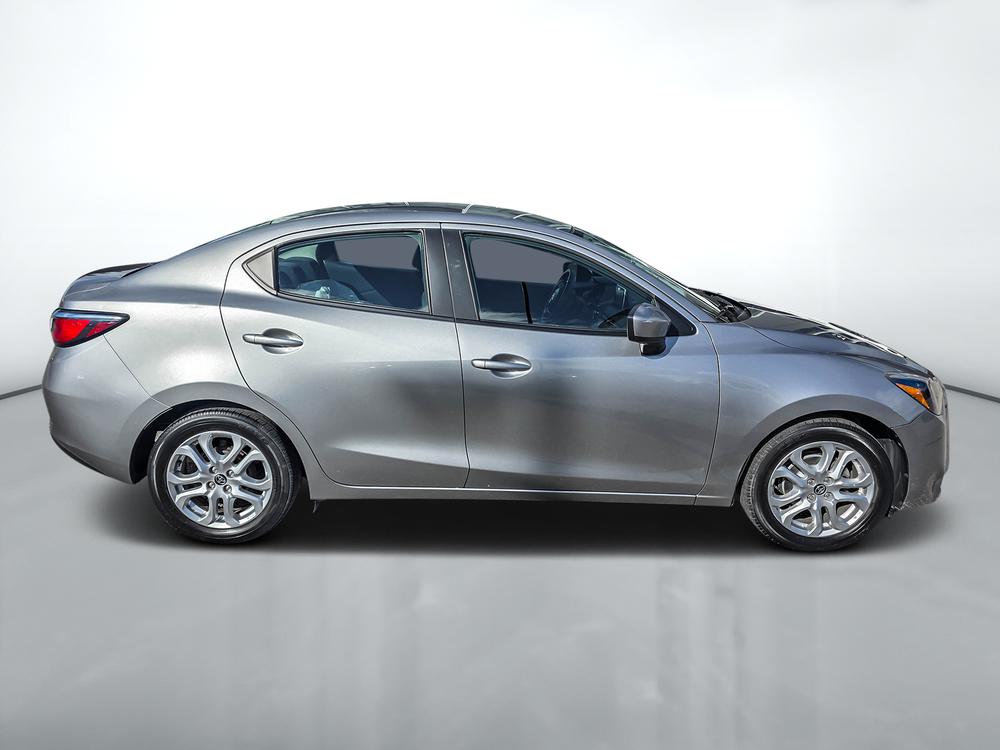 Toyota Yaris CE 2016 d&rsquo;occasion à vendre - 3
