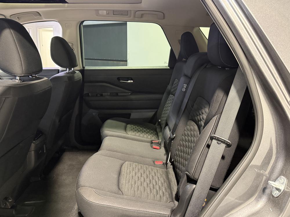 Nissan Pathfinder SV 2022 d&rsquo;occasion à vendre - 31