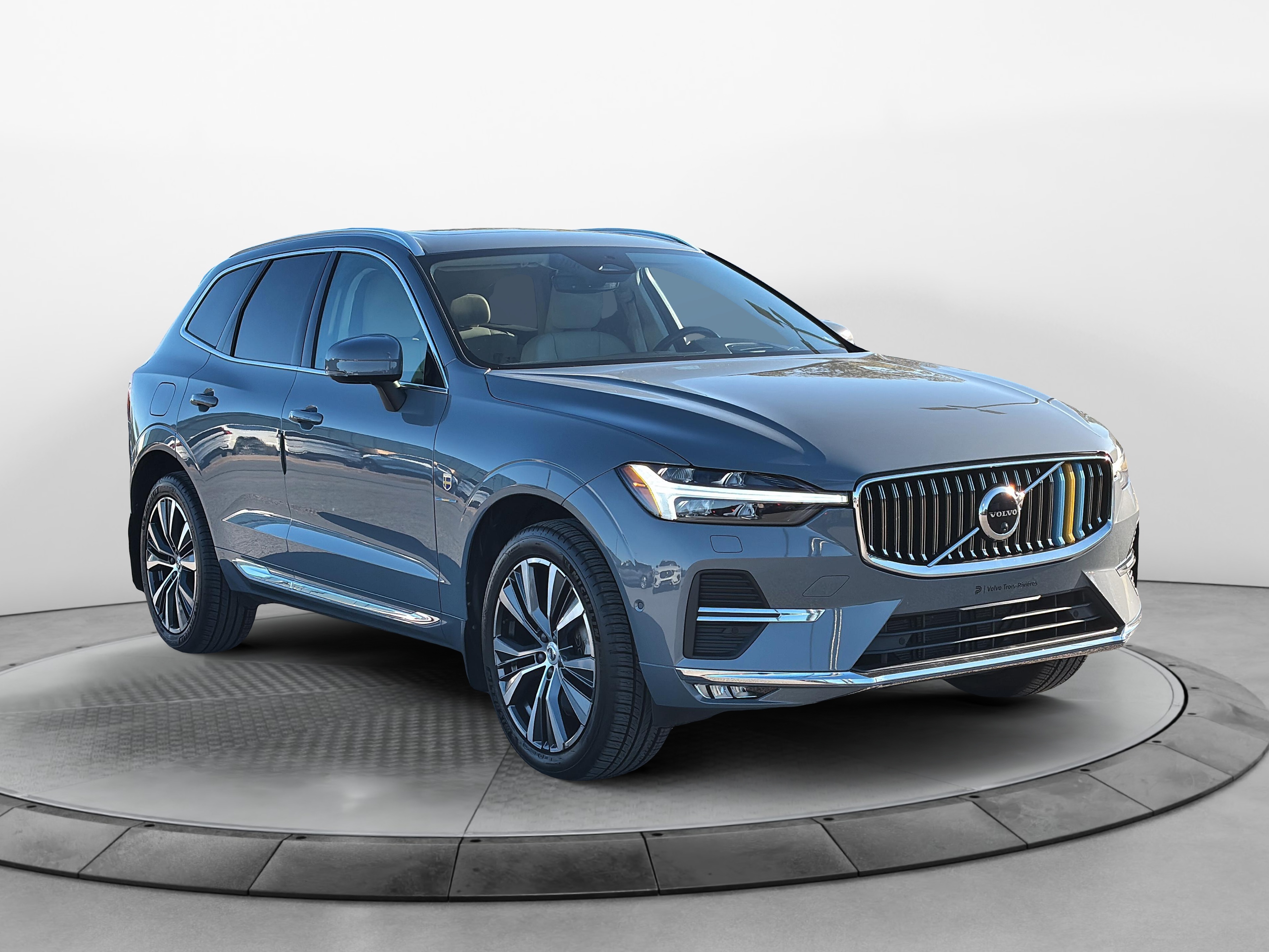 Gray 2022 Volvo XC60 SUV / Crossover All-Wheel Drive Automatic
