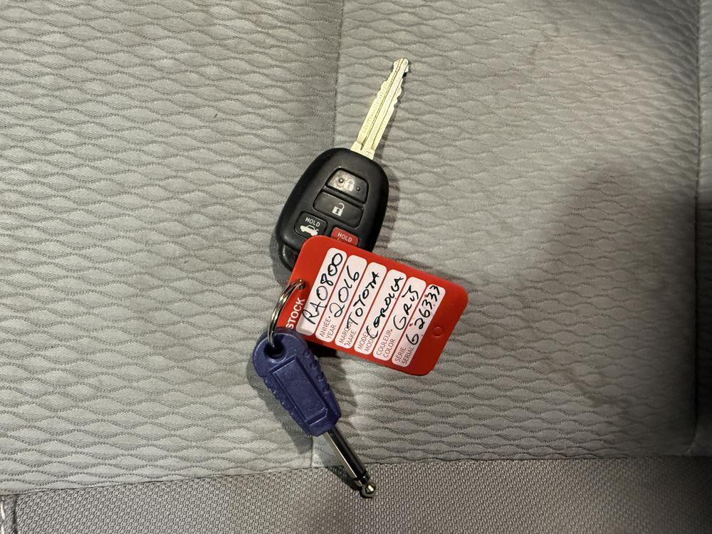 Toyota Corolla CE 2016 d&rsquo;occasion à vendre - 32