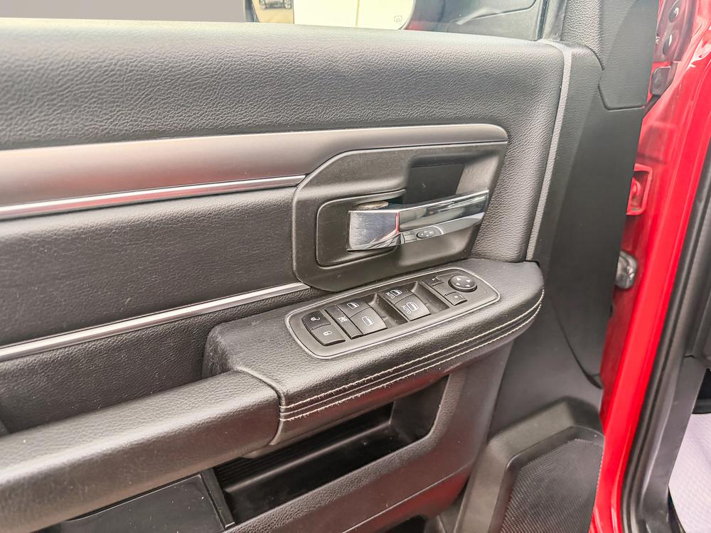 Ram 1500 Classic WARLOCK 2021 d&rsquo;occasion à vendre - 16