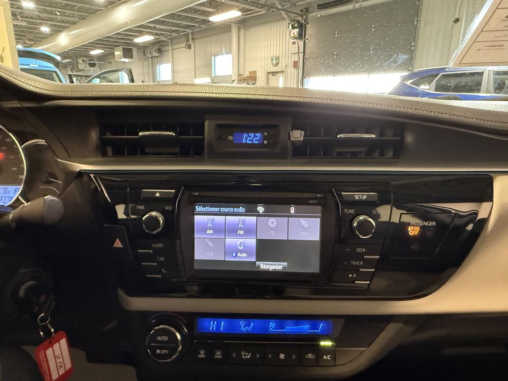 Toyota Corolla CE 2016 d&rsquo;occasion à vendre - 26
