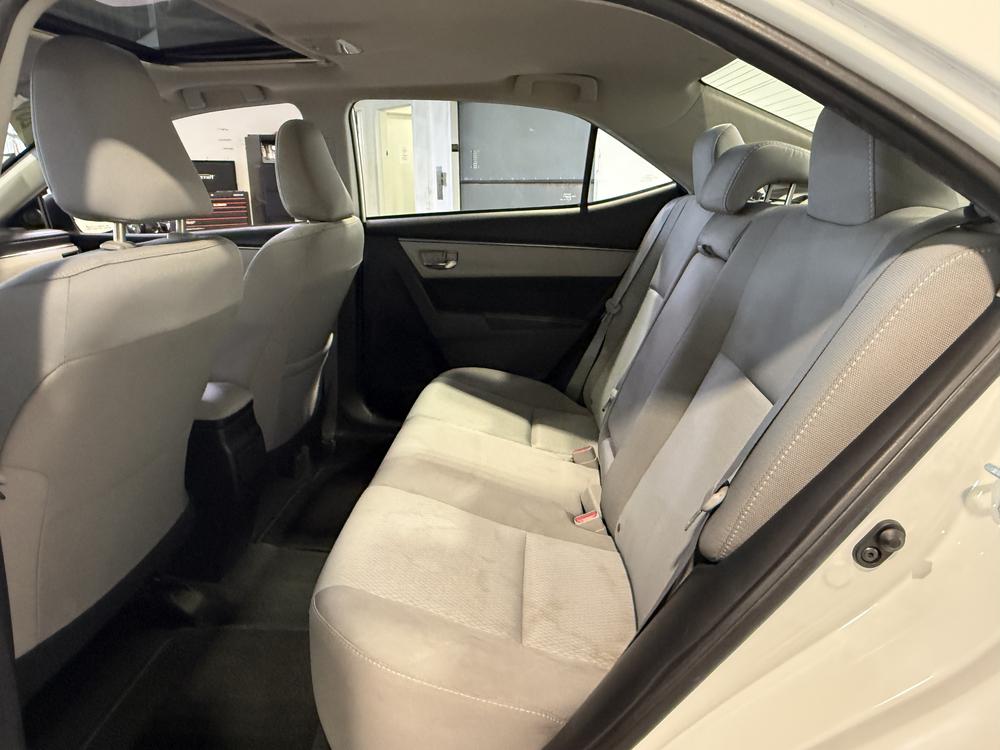 Toyota Corolla CE 2016 d&rsquo;occasion à vendre - 30