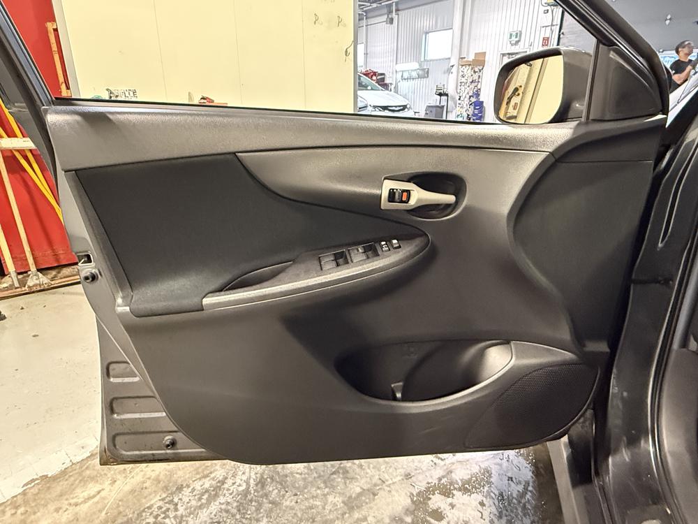 Toyota Corolla S 2012 d&rsquo;occasion à vendre - 13