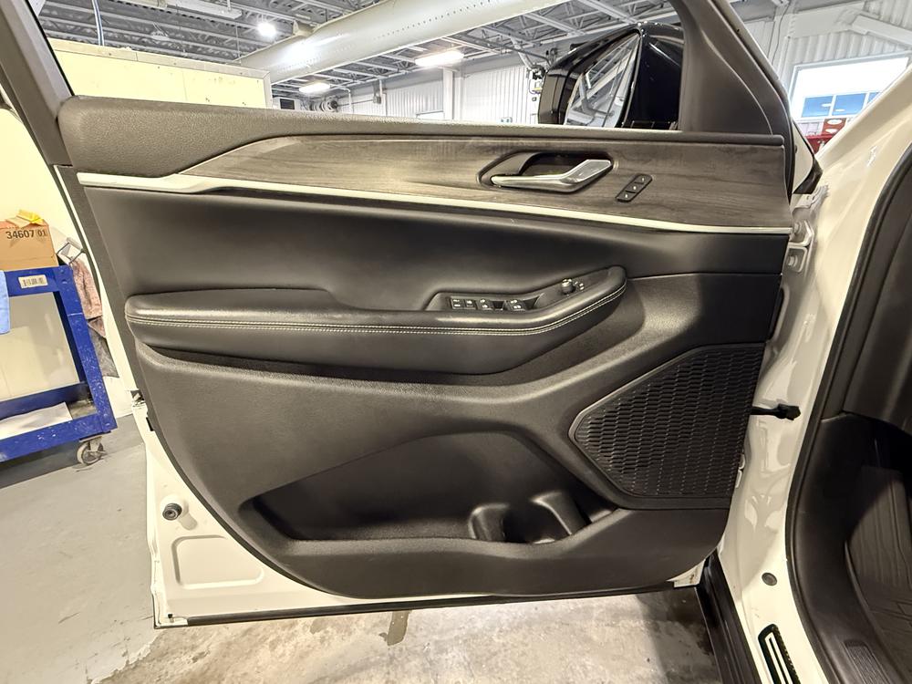 Jeep Grand Cherokee Limited 2023 d&rsquo;occasion à vendre - 13