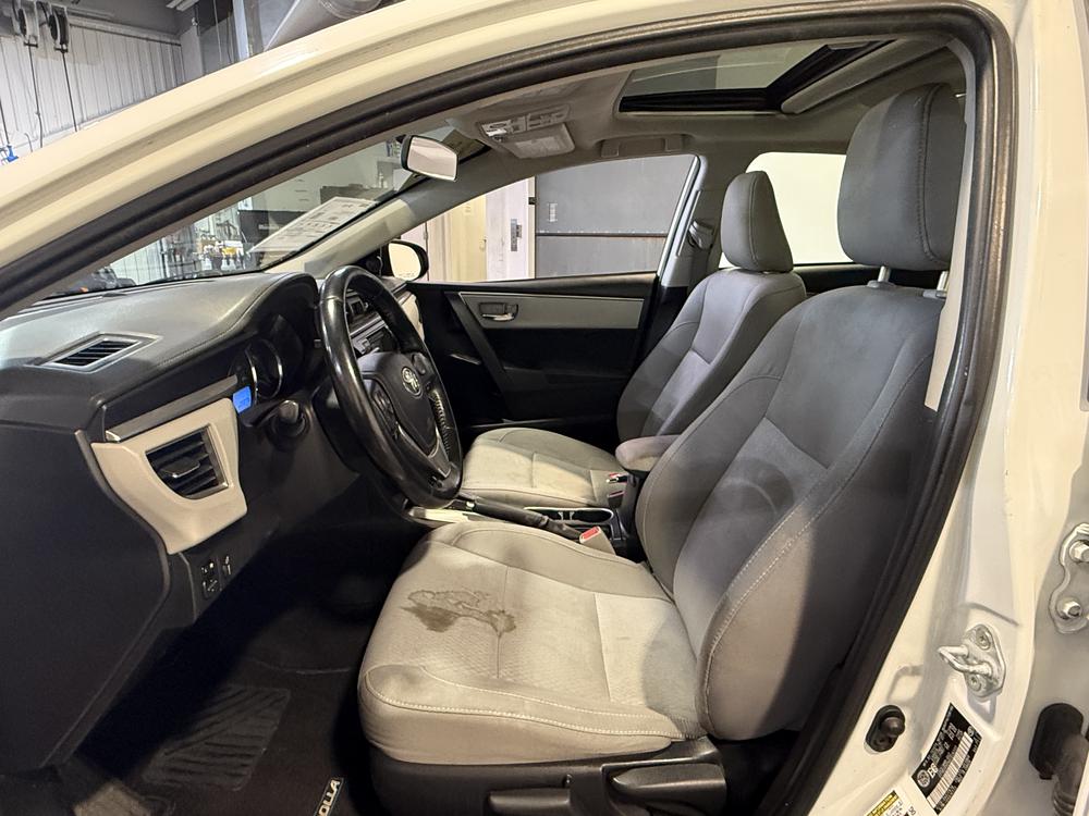 Toyota Corolla CE 2016 d&rsquo;occasion à vendre - 17