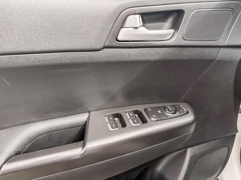 Kia Sportage 2017 Blanc usage à vendre Kia Sportage 2017 Blanc usage à vendre