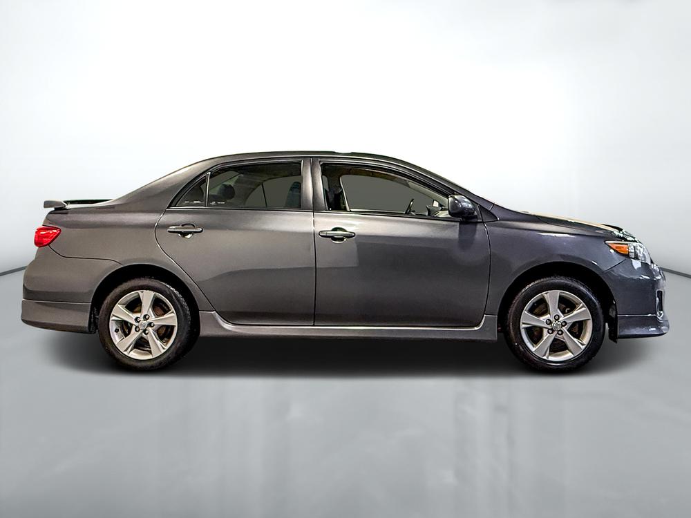 Toyota Corolla 2012 Charcoal usage à vendre Toyota Corolla 2012 Charcoal usage à vendre