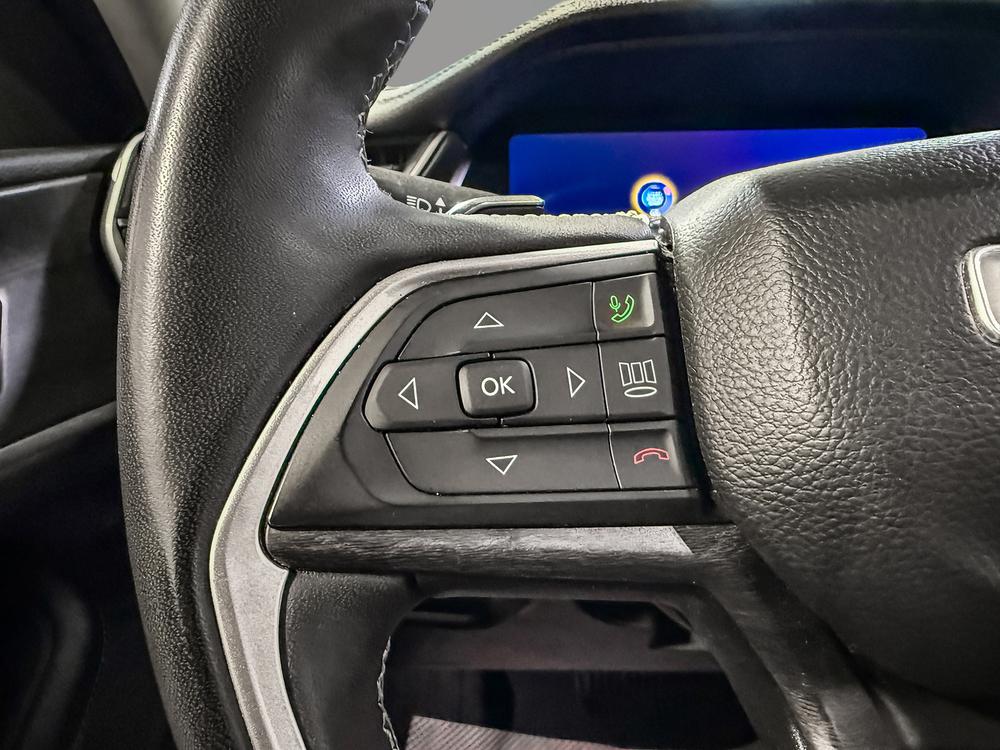 Jeep Grand Cherokee 2023 Blanc usage à vendre Jeep Grand Cherokee 2023 Blanc usage à vendre