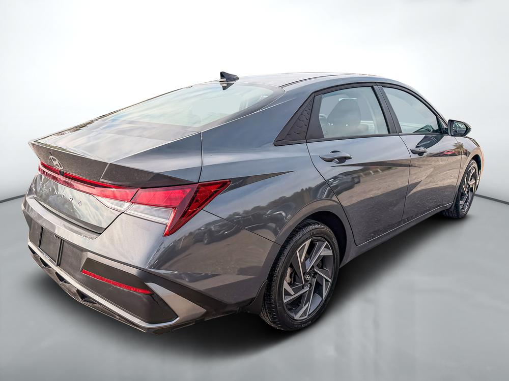 Hyundai Elantra ESSENTIAL 2.0L 2025 d&rsquo;occasion à vendre - 8