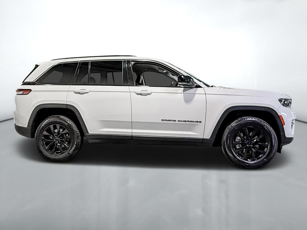 Jeep Grand Cherokee 2023 Blanc usage à vendre Jeep Grand Cherokee 2023 Blanc usage à vendre