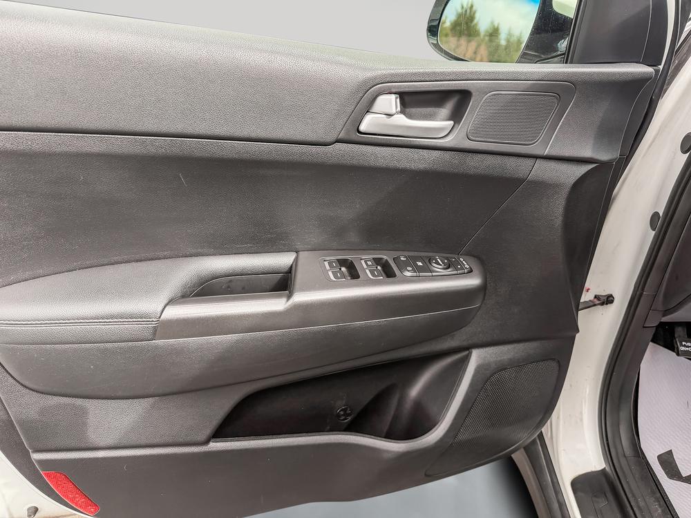 Kia Sportage 2017 Blanc usage à vendre Kia Sportage 2017 Blanc usage à vendre