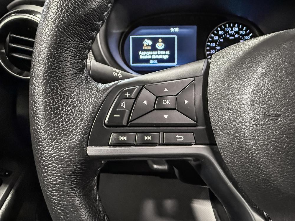 Nissan Kicks Play 2025 Blanc usage à vendre Nissan Kicks Play 2025 Blanc usage à vendre