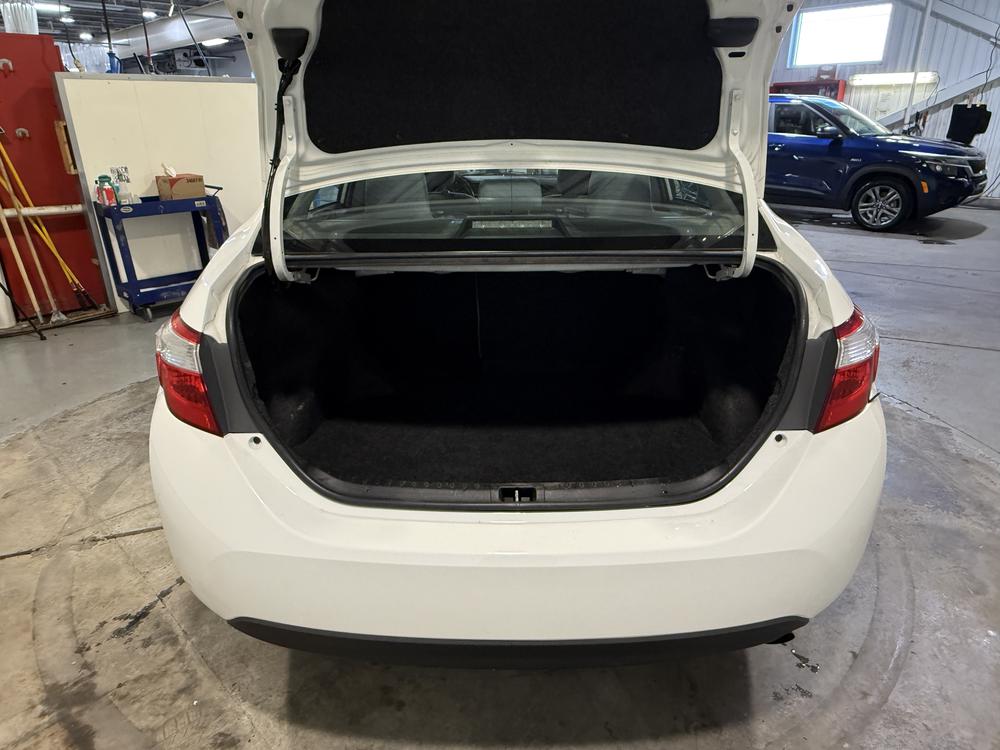 Toyota Corolla CE 2016 d&rsquo;occasion à vendre - 31