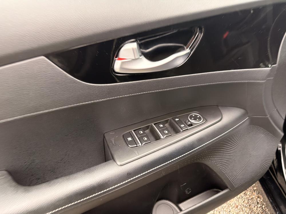 Kia Forte EX+ 2023 d&rsquo;occasion à vendre - 13