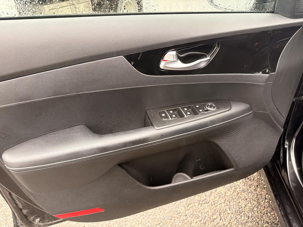 Kia Forte EX+ 2023 d&rsquo;occasion à vendre - 12